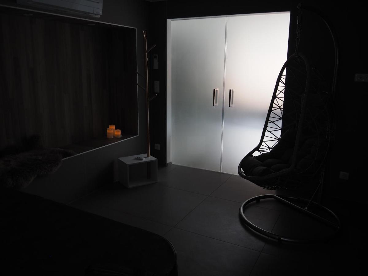 Laveline Gite Le Renouveau Avec Jacuzzi Privatif מראה חיצוני תמונה