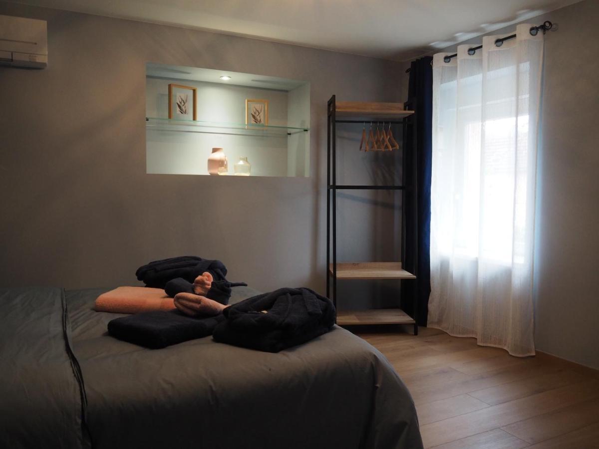 Laveline Gite Le Renouveau Avec Jacuzzi Privatif מראה חיצוני תמונה